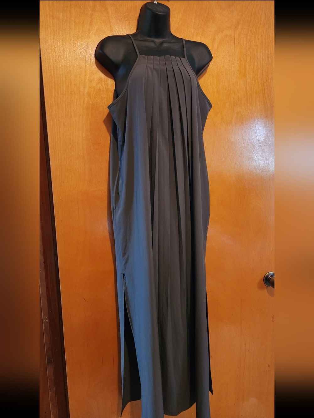 Athleta Pleated Sleeveless Maxi Dress